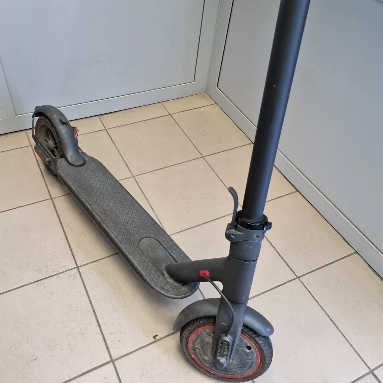 HULAJNOGA ELEKTRYCZNA XIAOMI M365 PRO 300 W