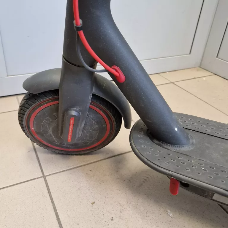 HULAJNOGA ELEKTRYCZNA XIAOMI M365 PRO 300 W