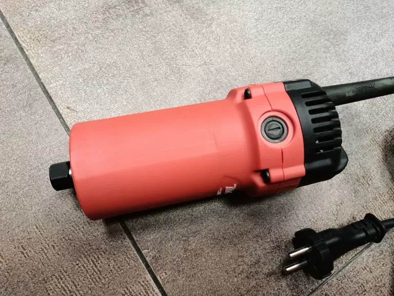 FREZARKA MAKITA M3700 530W + AKCESORIA