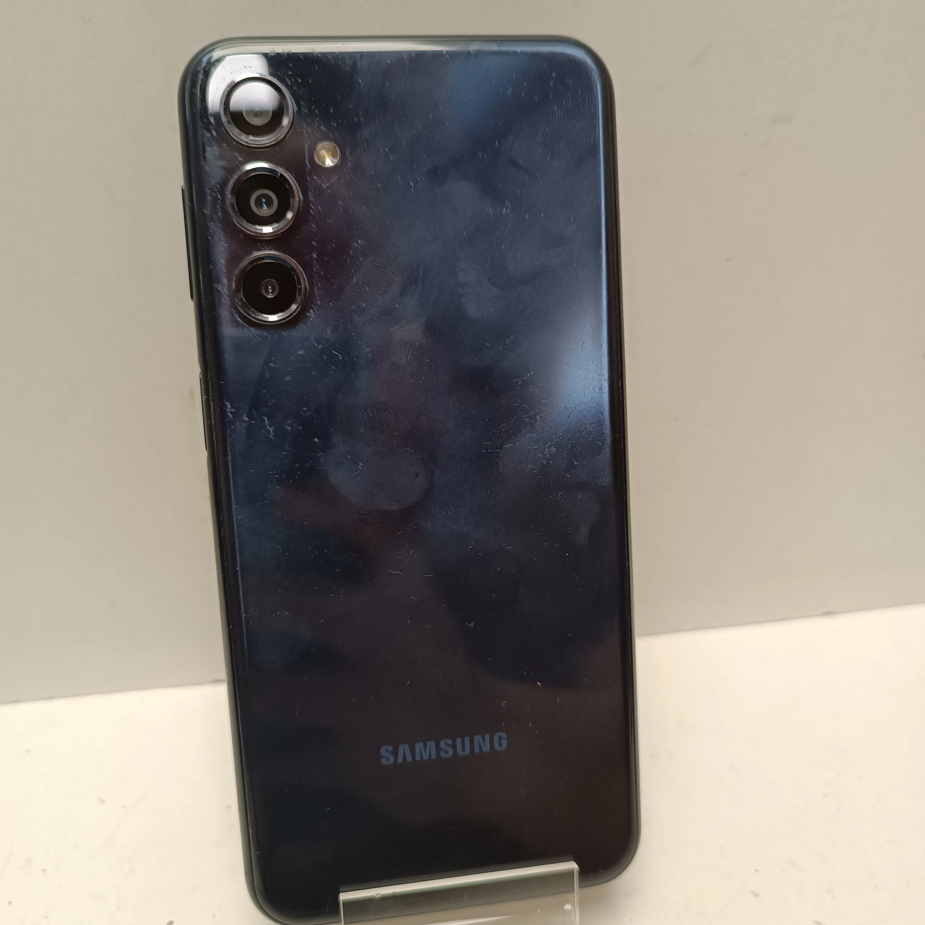 telefon-samsung-galaxu-m34-5g-zbity-rog-transmisja-danych-217-2048