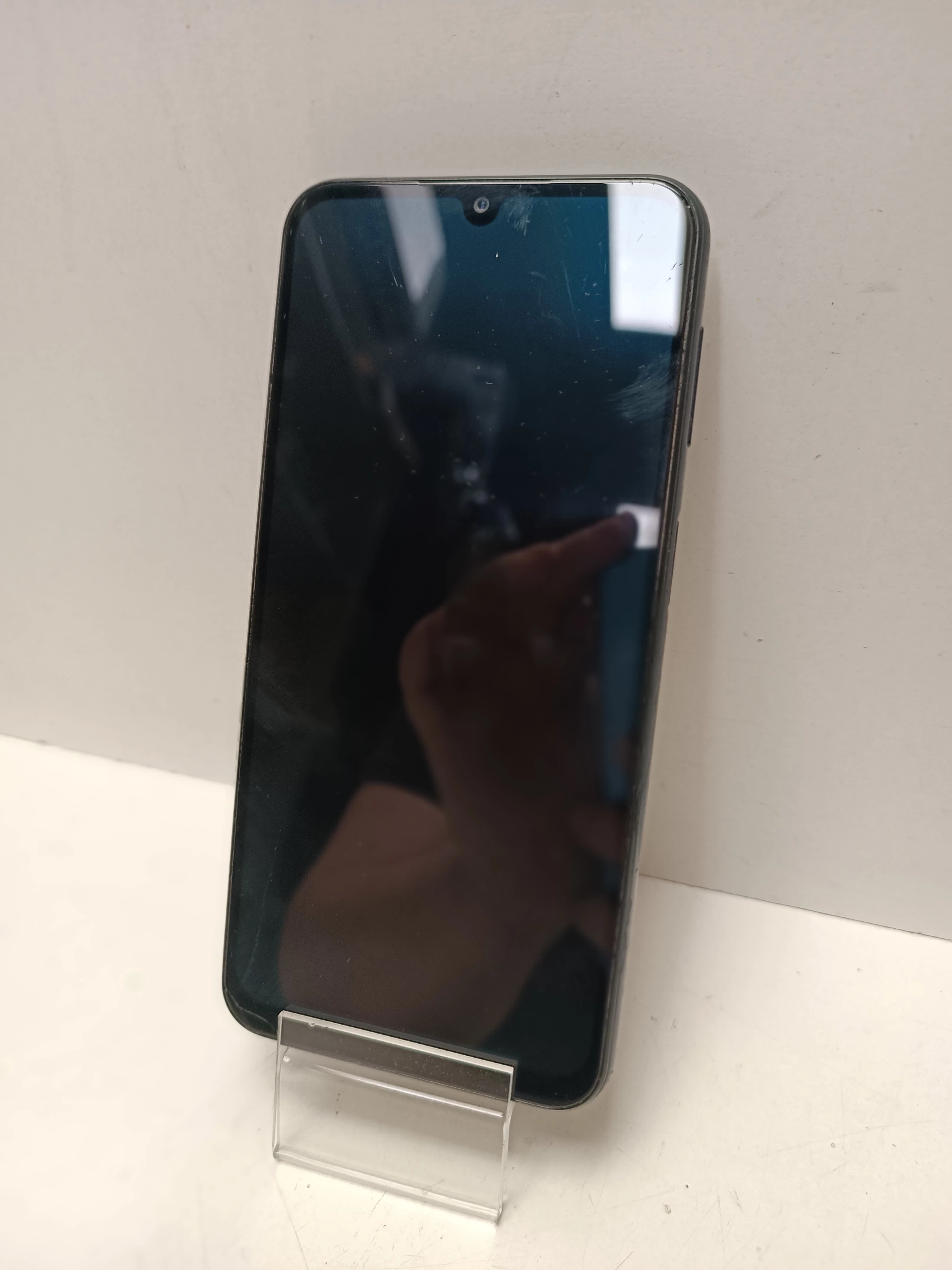 telefon-samsung-galaxu-m34-5g-zbity-rog-stan-11323-2