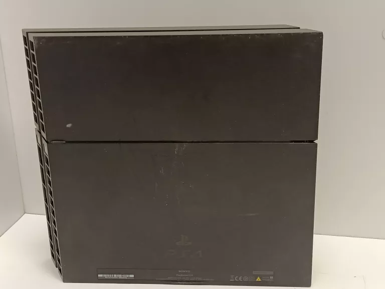 KONSOLA PS4 500GB CUH-1216A 500GB + 1 PAD, 1 GRA, KABLE