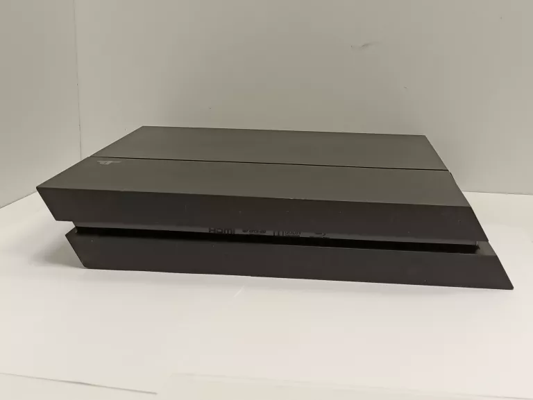 KONSOLA PS4 500GB CUH-1216A 500GB + 1 PAD, 1 GRA, KABLE