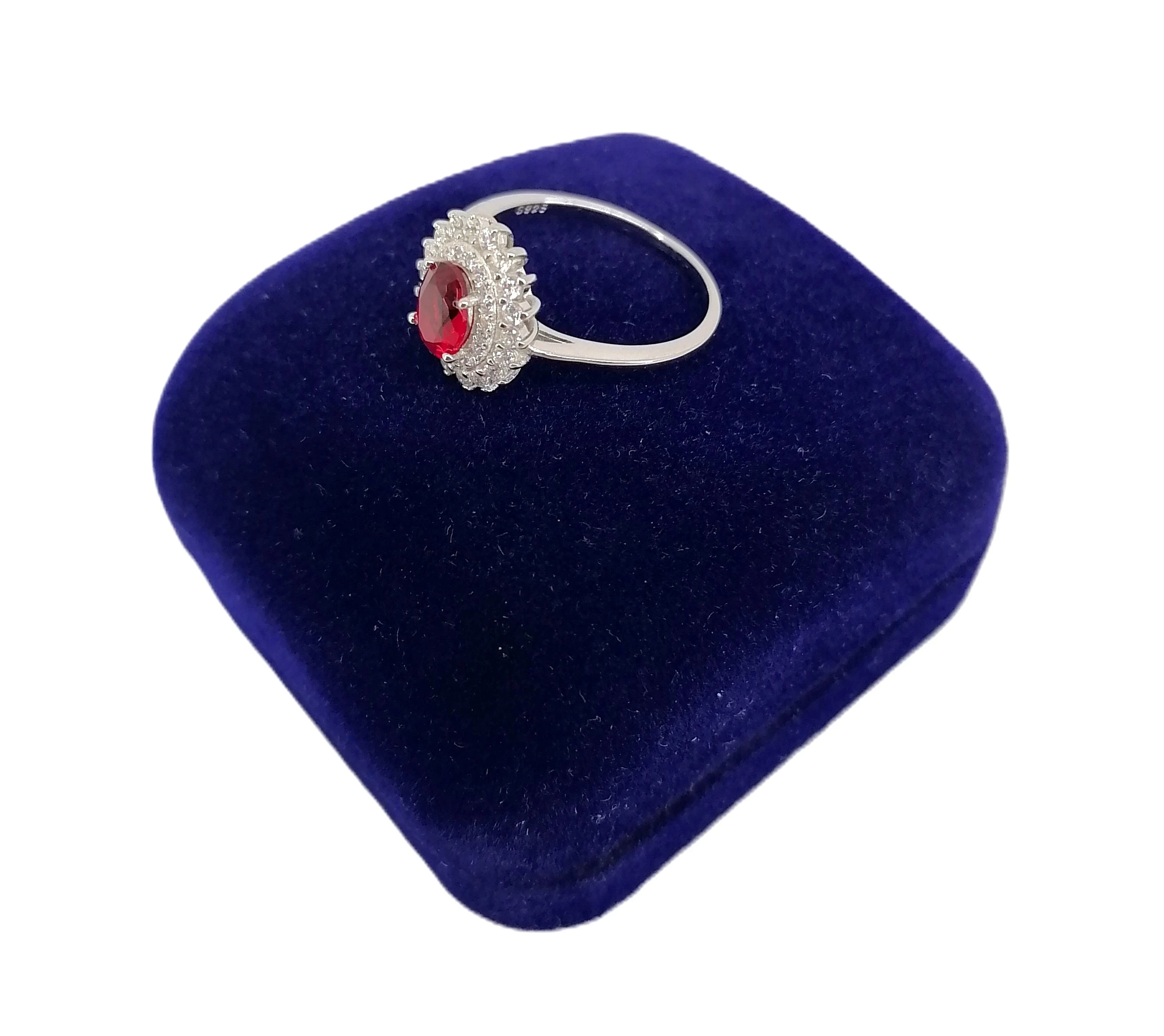 piekny-srebrny-pierscionek-z-czerwonym-oczkiem-191g-925-r15-material-15835-4