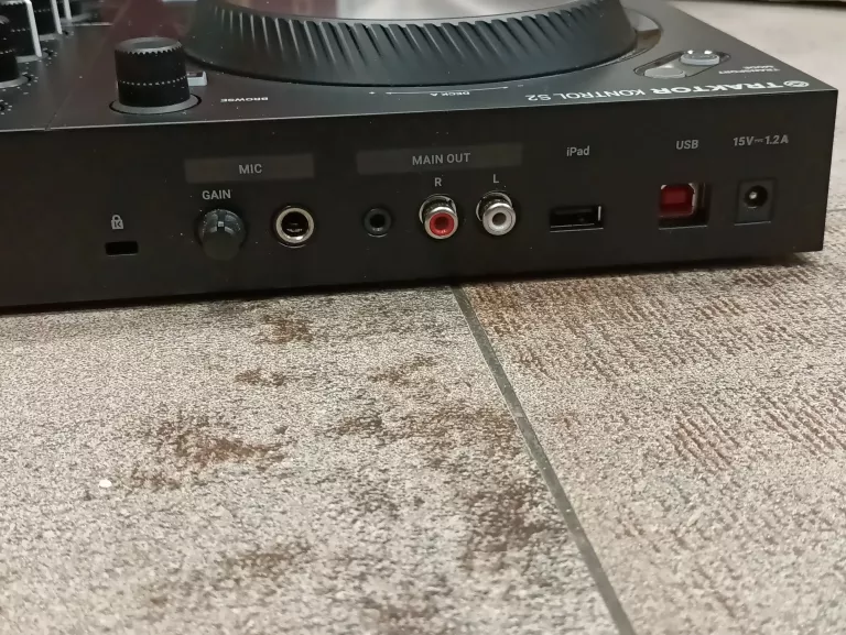 KONTROLER DJ TRAKTOR KONTROL S2 MK3 GWAR Z 10.2024