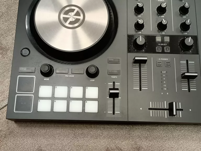 KONTROLER DJ TRAKTOR KONTROL S2 MK3 GWAR Z 10.2024