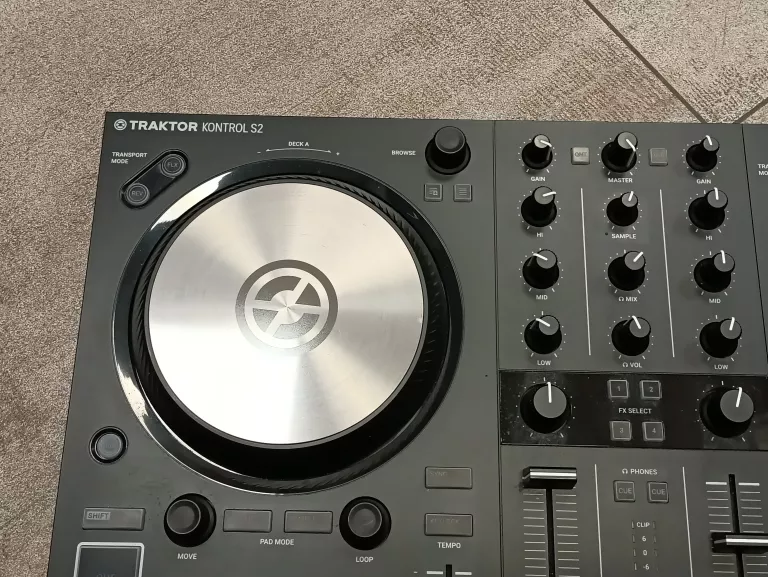 KONTROLER DJ TRAKTOR KONTROL S2 MK3 GWAR Z 10.2024