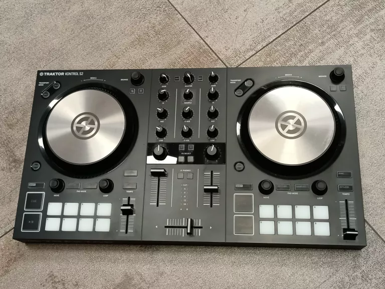 KONTROLER DJ TRAKTOR KONTROL S2 MK3 GWAR Z 10.2024