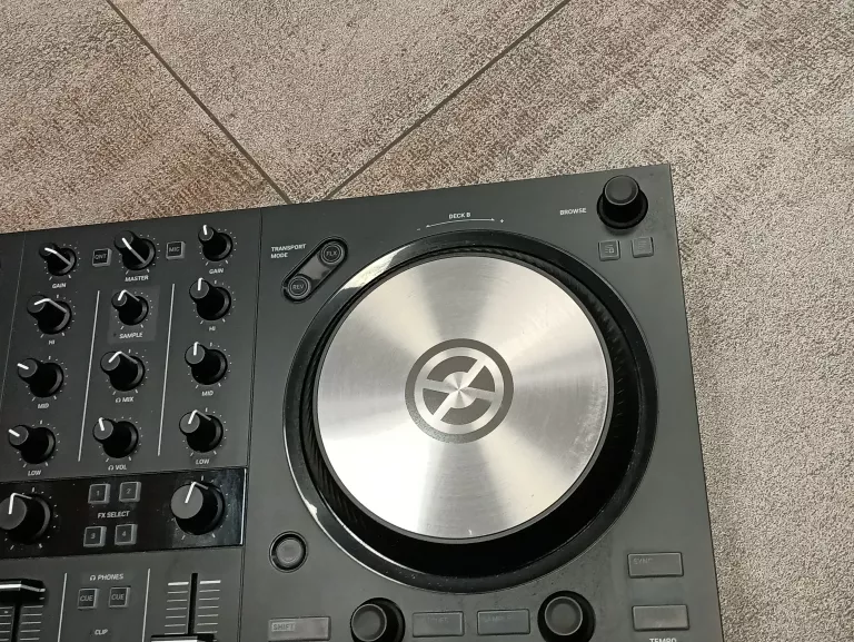 KONTROLER DJ TRAKTOR KONTROL S2 MK3 GWAR Z 10.2024
