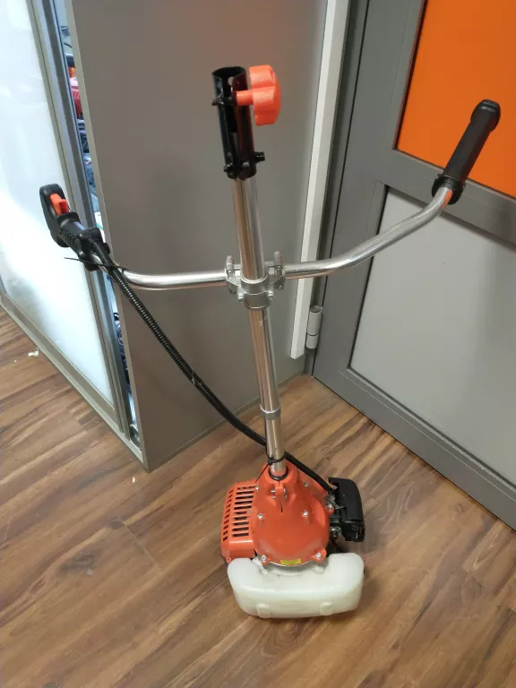 PODKASZARKA SPALINOWA NAC BP540-30B-V