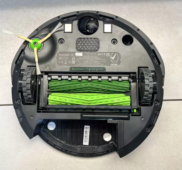 ROBOT SPRZĄTAJĄCY IROBOT ROOMBA I7 SREBRNY