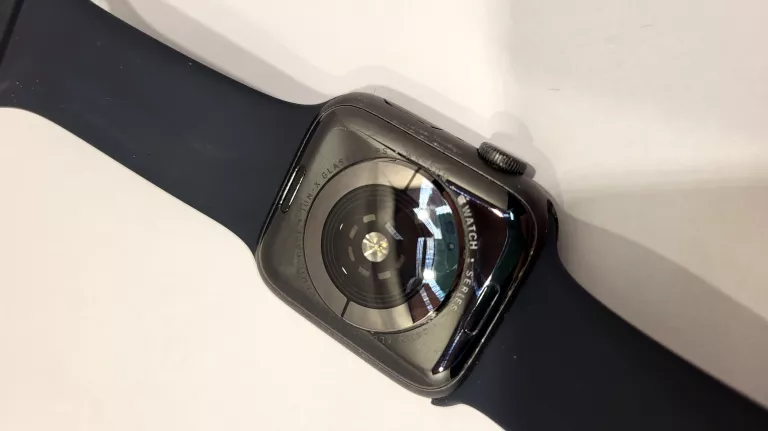apple-watch-series-9-gps-koperta-45mm-aluminium-polnoc-pasek-sportowy-ml-grubosc-koperty-1070