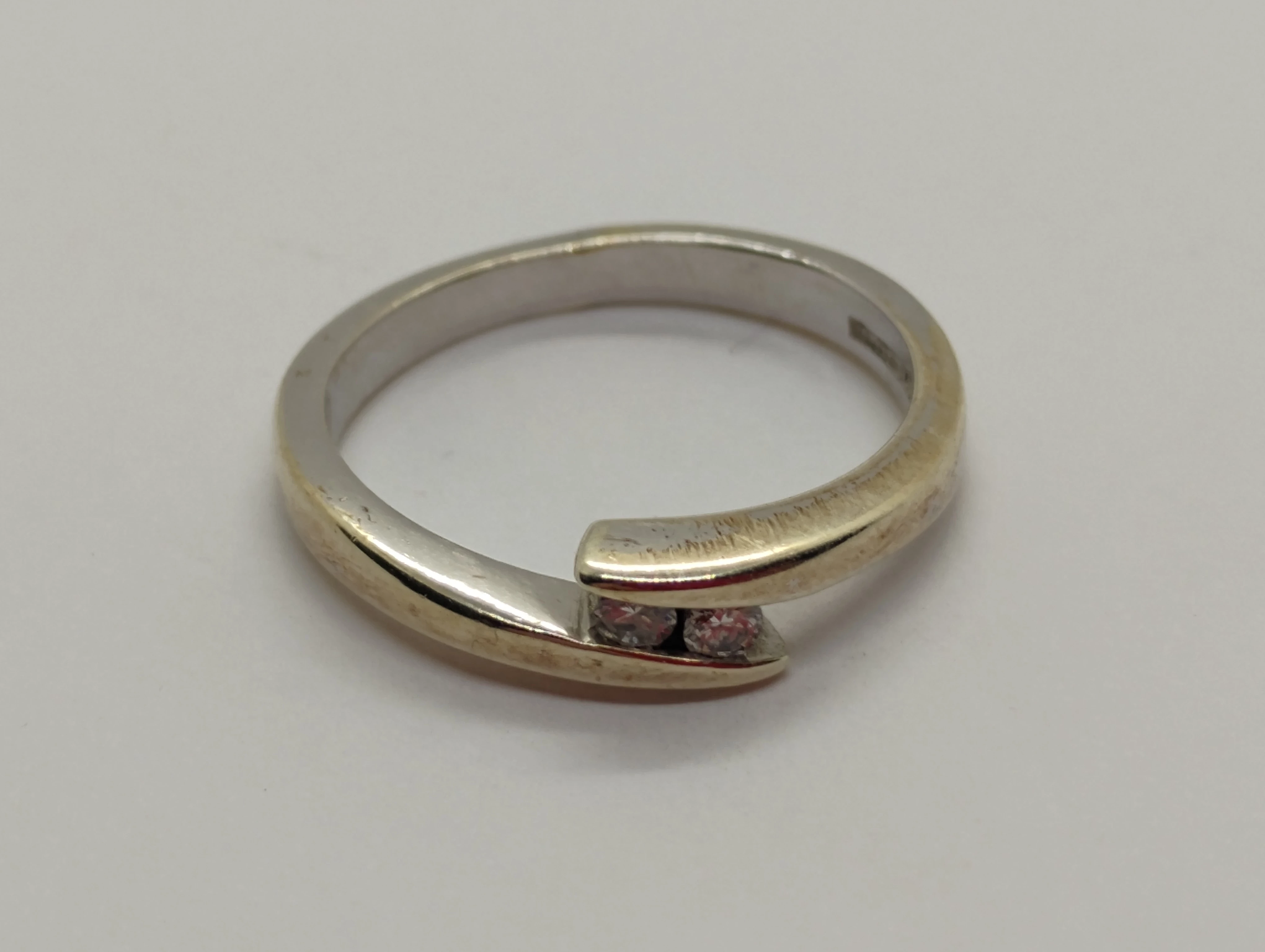 piekny-zloty-pierscionek-333g-375-diament-stagiewna-91-gdansk-harbor