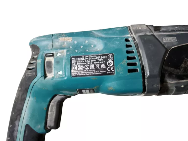 MOŁOTOWIERTARKA MAKITA HR2470 780W WALIZKA