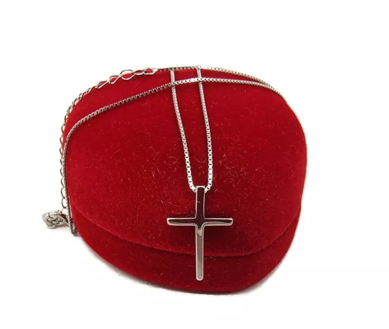 DELIKATNY SREBRNY ŁAŃCUSZEK Z KRZYŻYKIEM 1,67G P.925 DŁUGOŚĆ 45CM