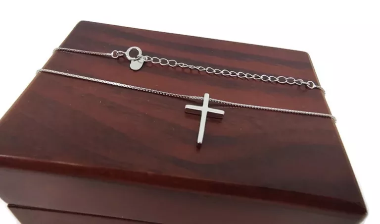 DELIKATNY SREBRNY ŁAŃCUSZEK Z KRZYŻYKIEM 1,67G P.925 DŁUGOŚĆ 45CM