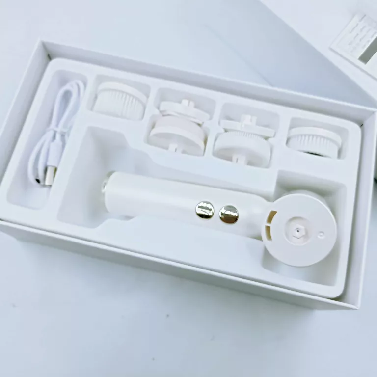 ELEKTRYCZNA SZCZOTECZKA SONICZNA DO MYCIA MASAŻ PEELING TWARZY 6 NAKŁADEK