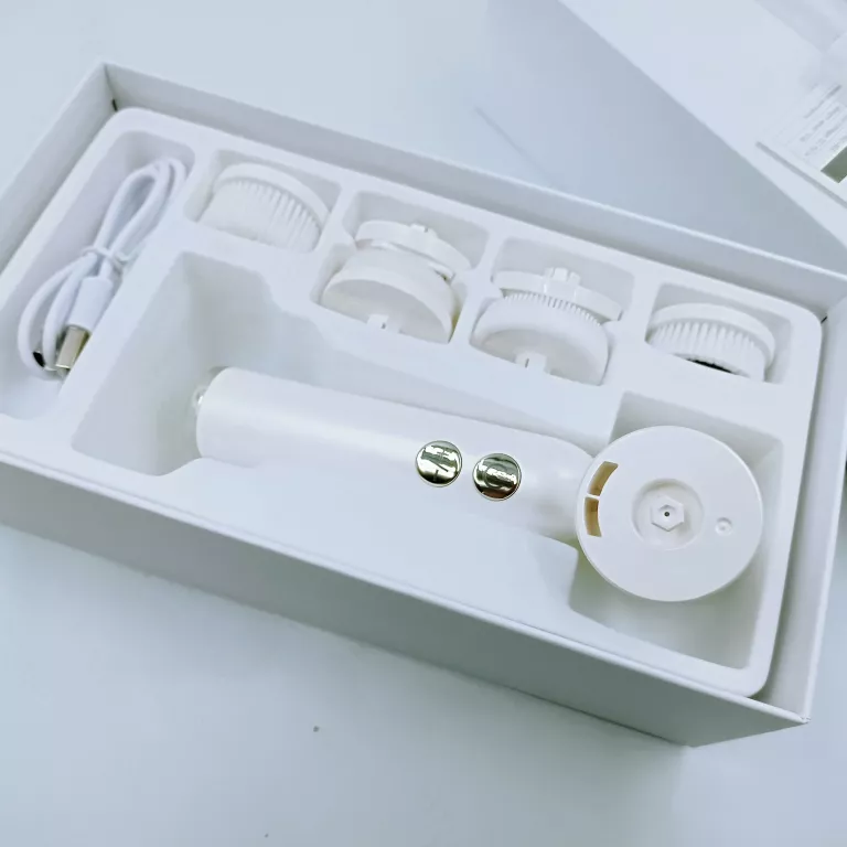 ELEKTRYCZNA SZCZOTECZKA SONICZNA DO MYCIA MASAŻ PEELING TWARZY 6 NAKŁADEK