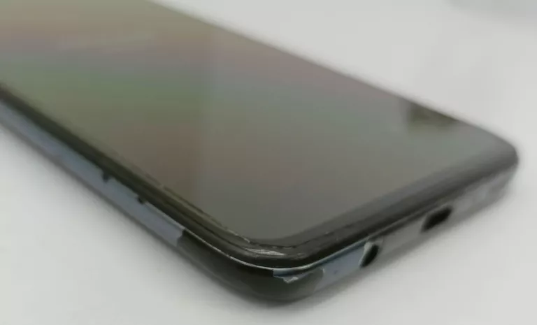 TELEFON SAMSUNG GALAXY A70 128GB USZK. ŁADOWANIE