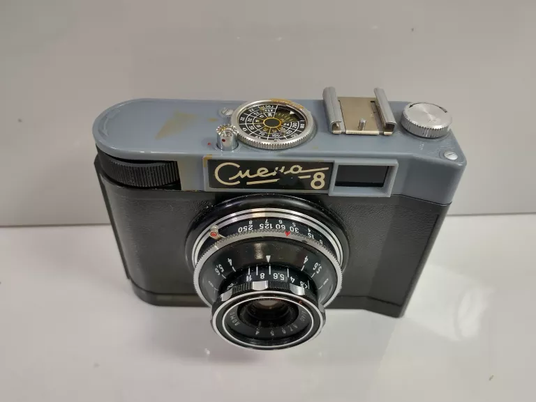 ANALOGOWY APARAT FOTOGRAFICZNY SMIENA 8 W ETUI