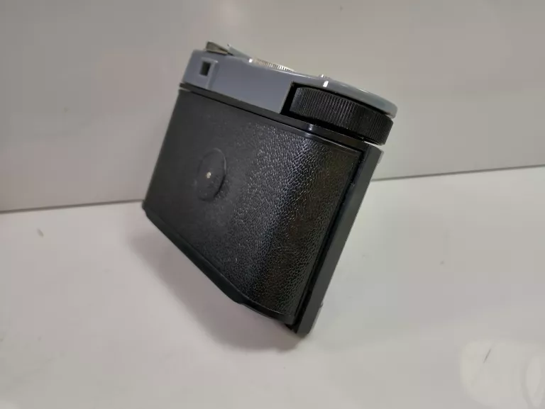 ANALOGOWY APARAT FOTOGRAFICZNY SMIENA 8 W ETUI