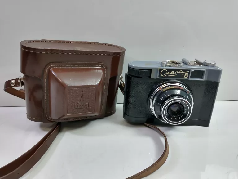 ANALOGOWY APARAT FOTOGRAFICZNY SMIENA 8 W ETUI