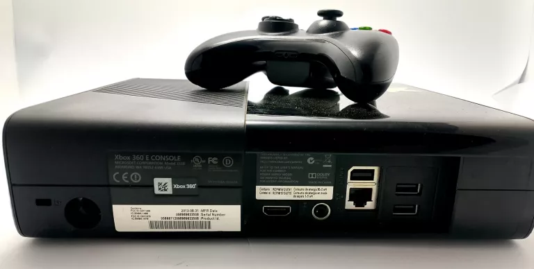 KONSOLA XBOX 360 E CONSOLE + PAD