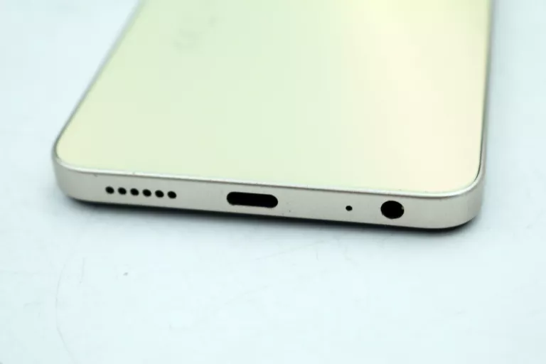 TELEFON INFINIX SMART 8 GOL