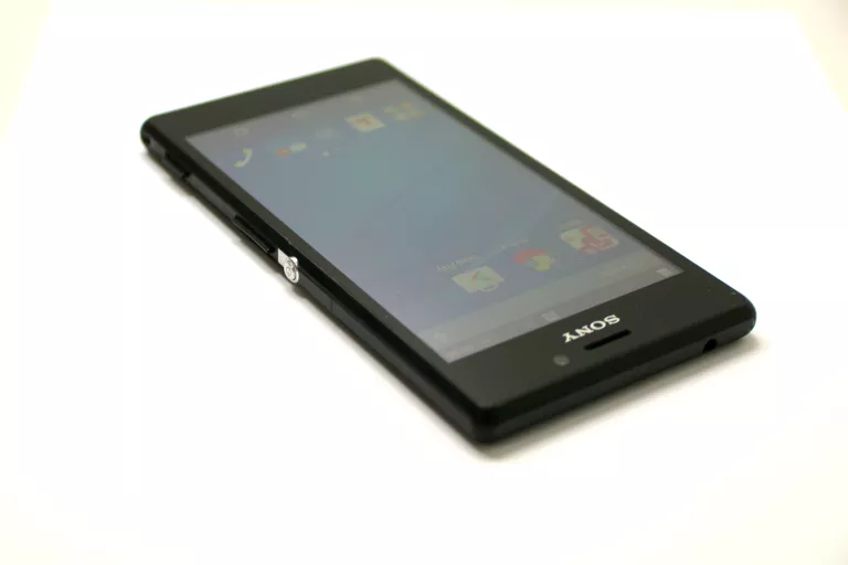 TELEFON SONY XPERIA M2 1 GB / 8 GB