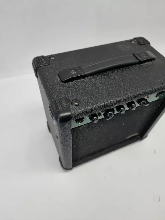 WZMACNIACZ GITAROWY STAGG 10 GA