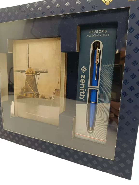 zestaw-upominkowy-brulion-a5-w-kratke-i-dlugopis-ean-gtin-5901137179537