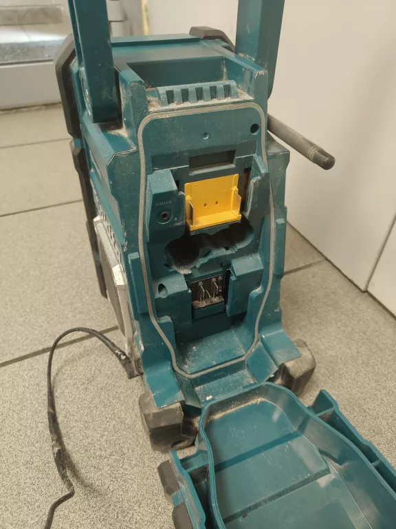 RADIO BUDOWLANE MAKITA DMR 108
