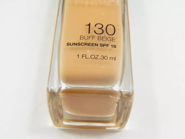 maybelline-fit-me-luminous-smooth-podklad-130-konsystencja-129874-1