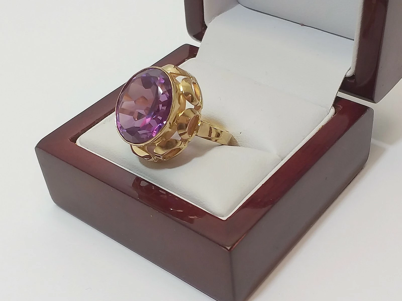 zloty-pierscionek-z-fioletowym-kamieniem-972g-pr585-roz16-material-15835-2