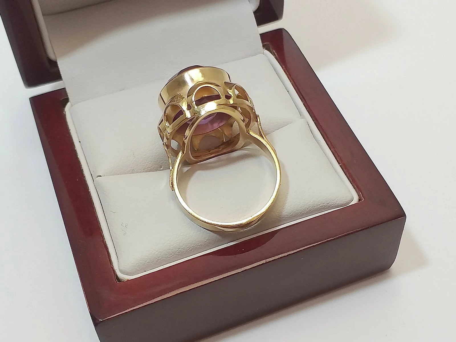 zloty-pierscionek-z-fioletowym-kamieniem-972g-pr585-roz16-waga-110