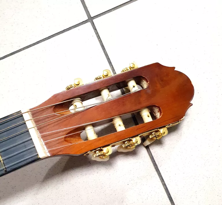 GITARA KLASYCZNA STAN DOBRY