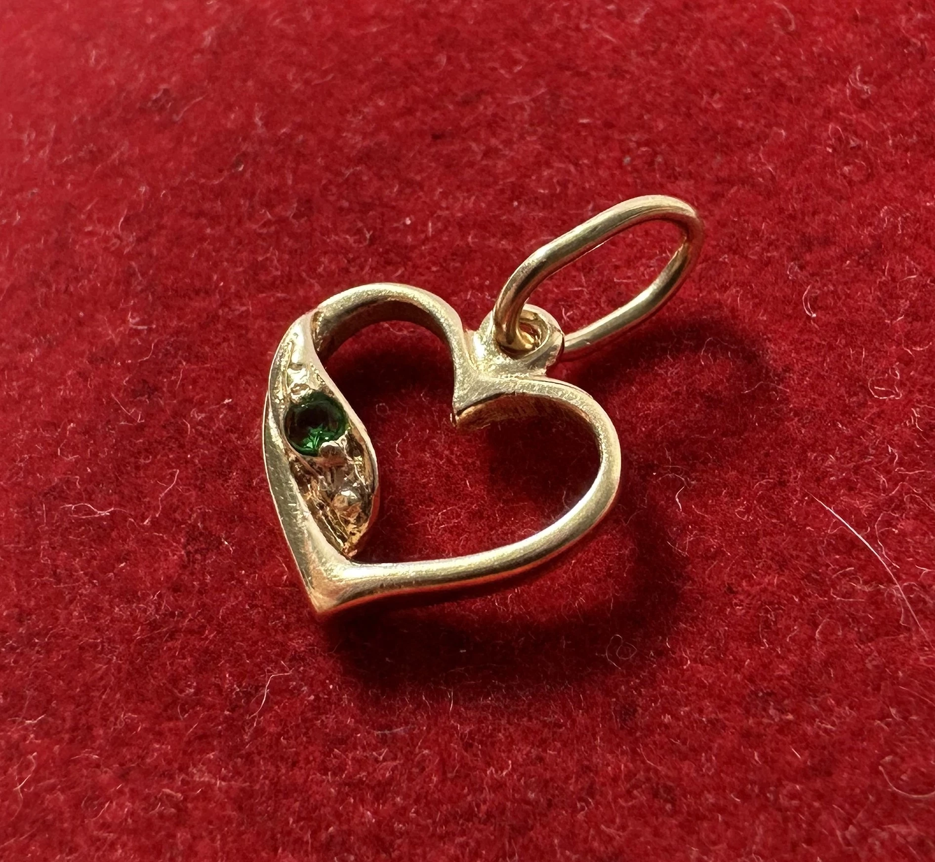 delikatna-zlota-zawieszka-seduszko-proby-585-062g-stan-11323-2