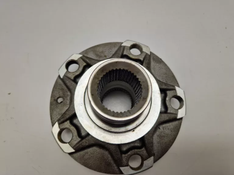 PIASTA KOŁA PRZÓD L/P A4 B5 B6 B7 A6 C5 EXEO SUPERB I PASSAT B5 95-13