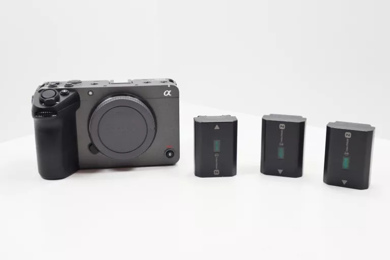 SONY ILME-FX30 - KOMPAKTOWA KAMERA CINEMA LINE BODY JAK NOWA