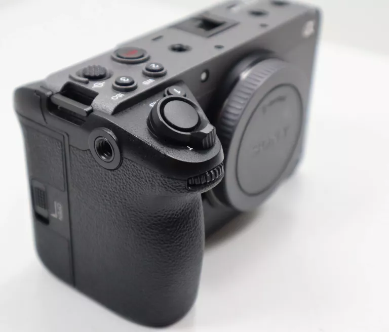 SONY ILME-FX30 - KOMPAKTOWA KAMERA CINEMA LINE BODY JAK NOWA