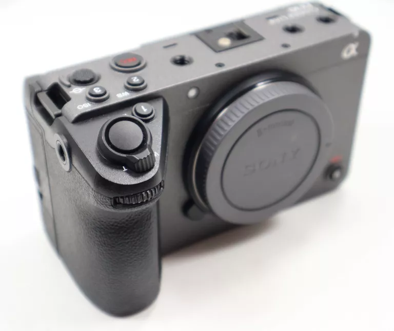 SONY ILME-FX30 - KOMPAKTOWA KAMERA CINEMA LINE BODY JAK NOWA