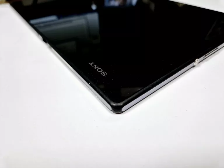 TABLET SONY XPERIA Z 10,1 CALA 2GB/16GB EKRAN ZABLOKOWANY