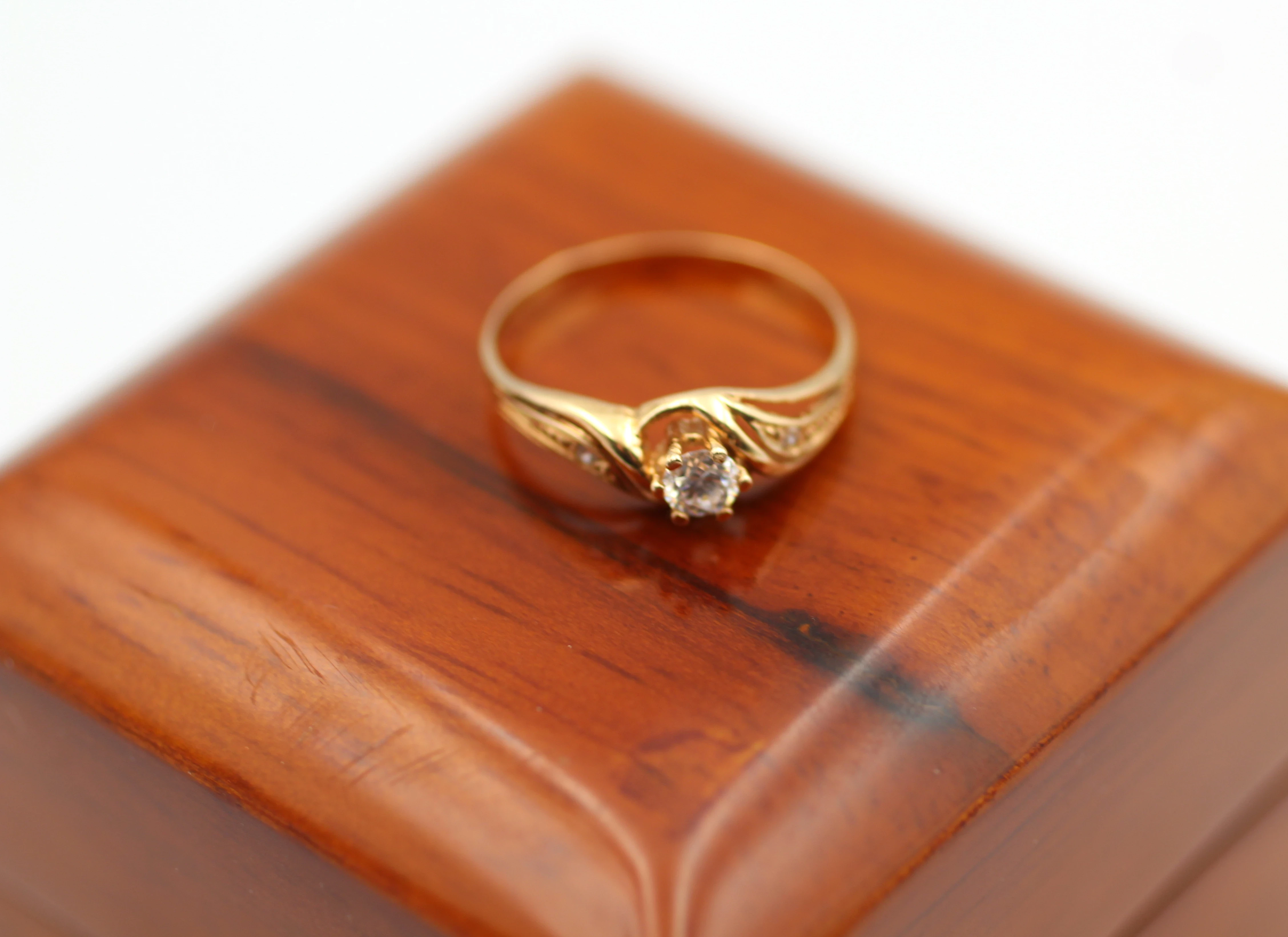 zloty-pierscionek-cyrkonie-p585-r19-w-205g-ean-gtin-5904921806565