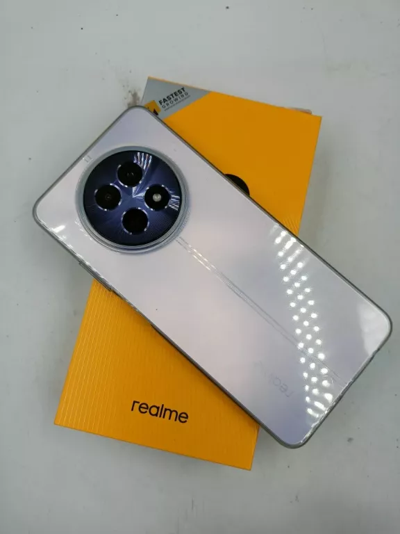 TELEFON REALME 12