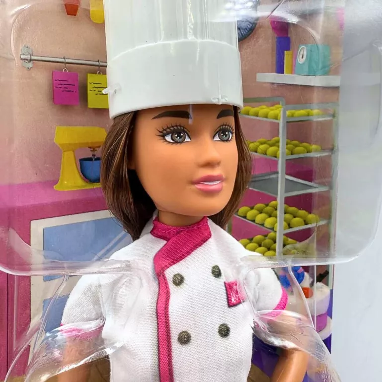 MATTEL LALKA BARBIE / SERIA KARIERA / CUKIERNIK / HKT67
