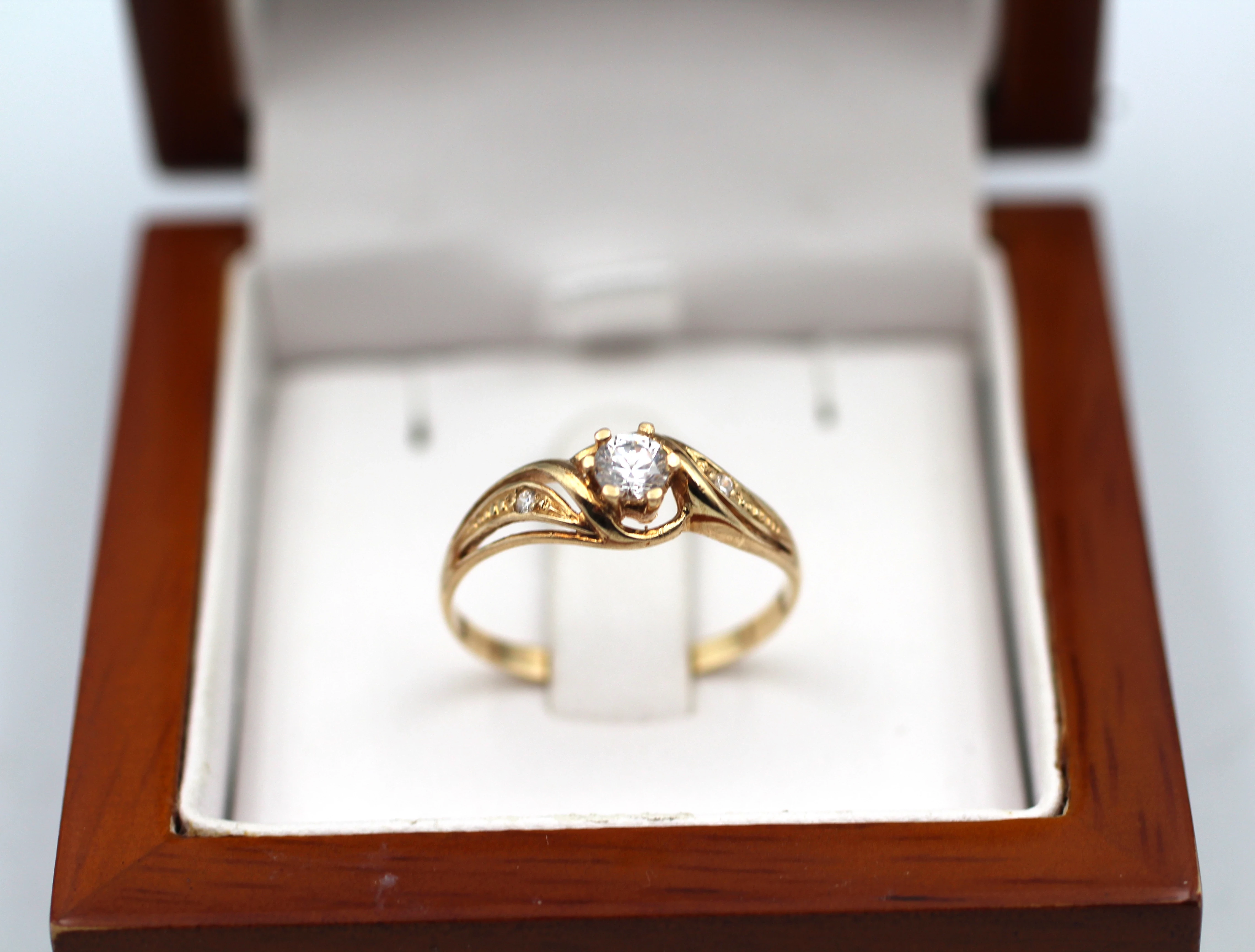 zloty-pierscionek-cyrkonie-p585-r19-w-205g-wolska-89-warszawa