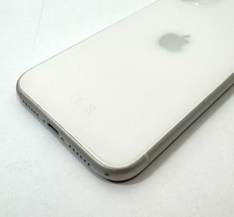 TELEFON IPHONE 11 64GB 81%