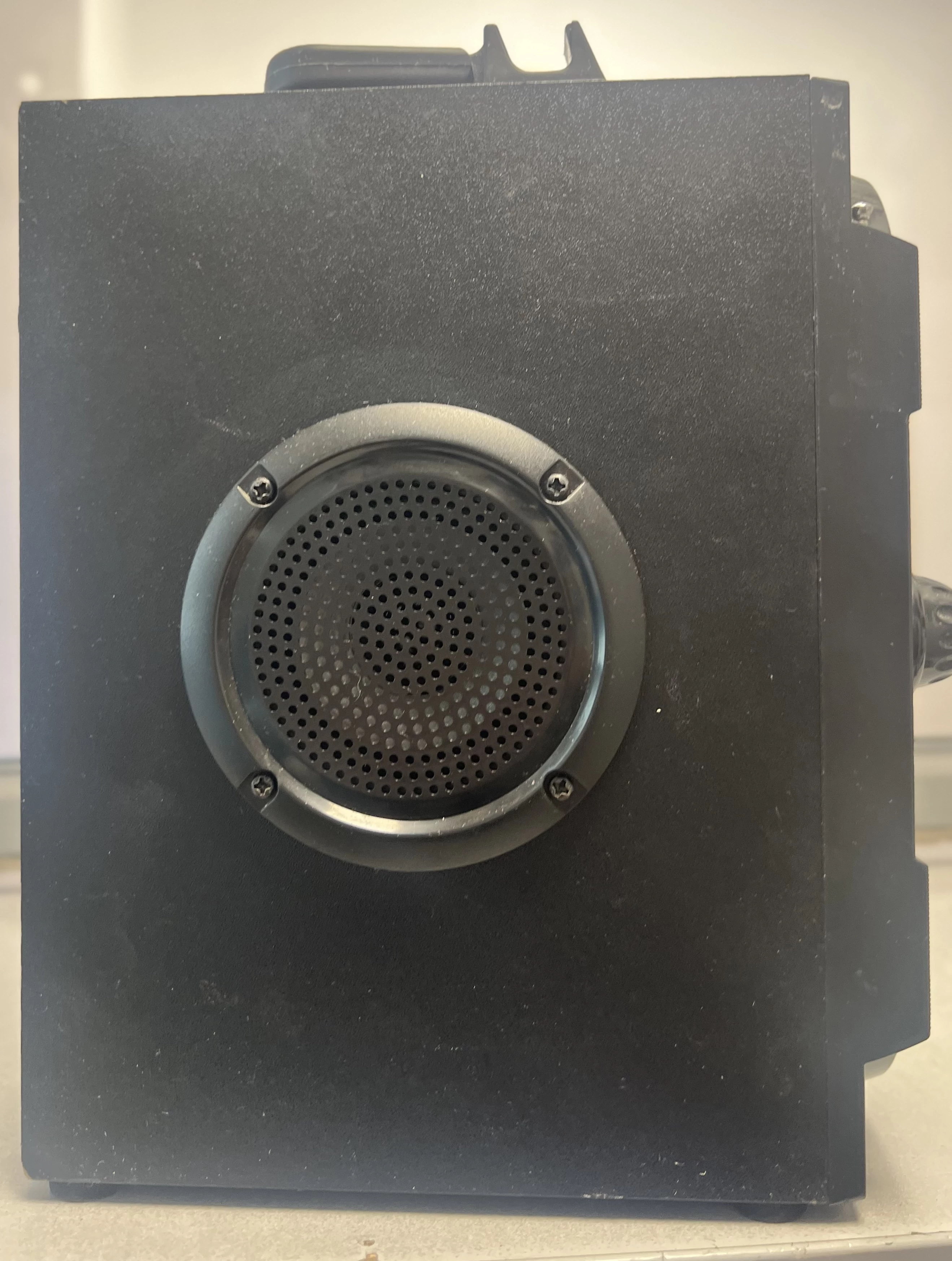 glosnik-bluetooth-feegar-4000mah-radio-usb-sd-aux-ean-gtin-5904610880012