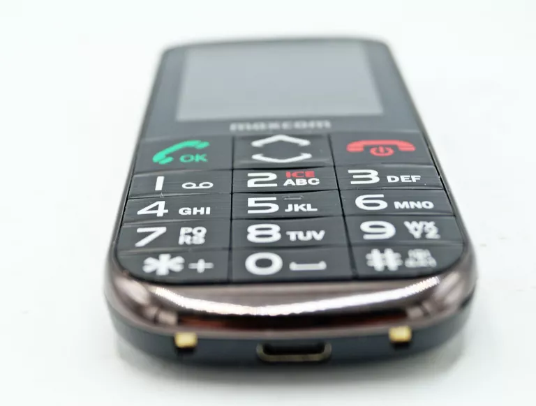 TELEFON MAXCOM MM724