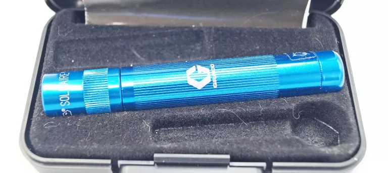 LATARKA MAGLITE SOLITAIRE GRACO NIEBIESKA